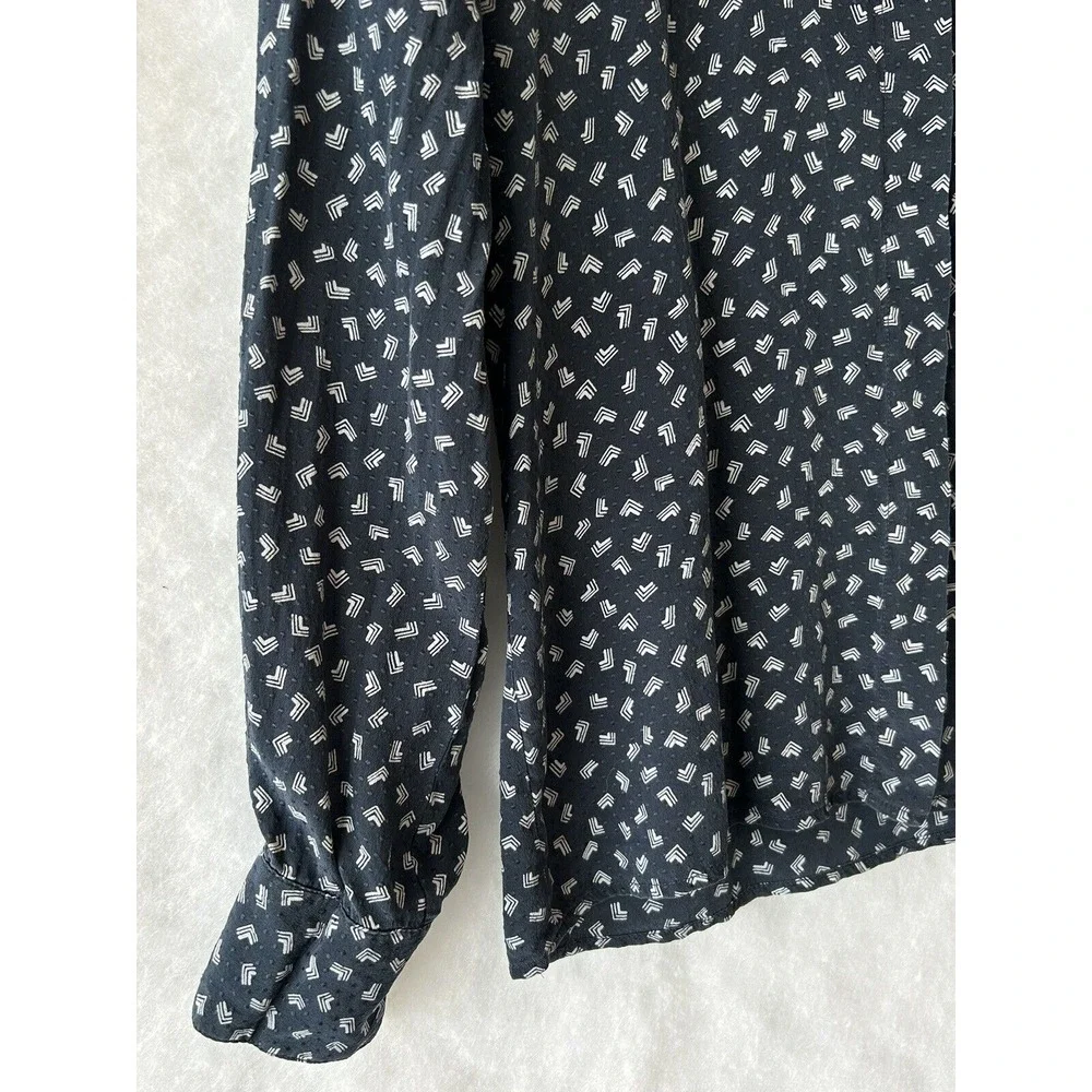 Vintage 80's Burberrys Blue Silk Button Up Blouse Size 6 Lapel Neck Long Sleeve - Picture 3 of 9